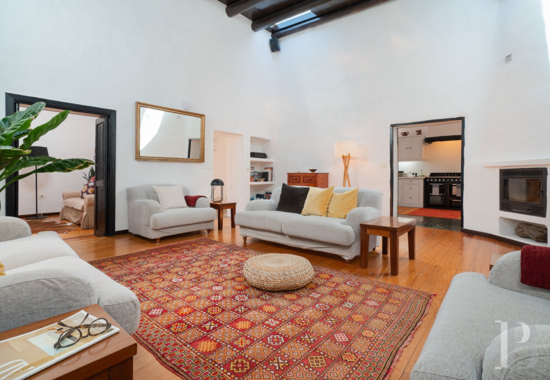 An old finca renovated in a contemporary style on the island of Lanzarote, in the Canary Islands - photo  n°5